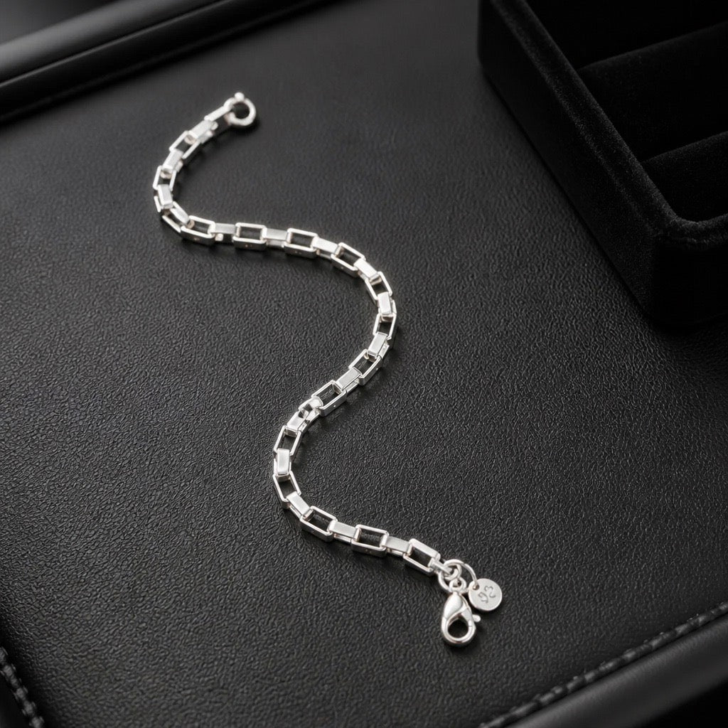 Women’s H Link Chain Bracelet